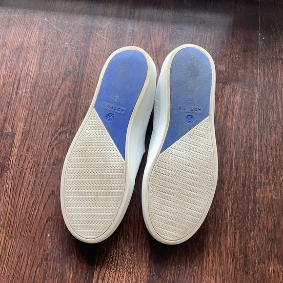 White rothy’s slip inside! Great condition! Sz 7.5 - Picture 3 of 3